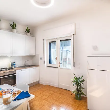 Apartment Casa La Panoramica SantʼAgata sui Due Golfi
